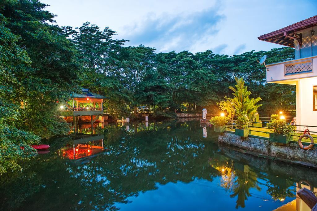 Wet Water Resort Gampaha Exterior foto